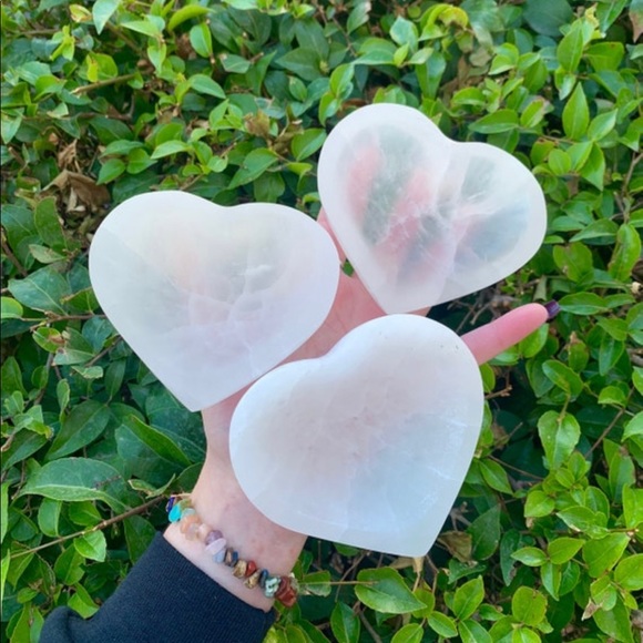 One Heart Shaped Selenite Charging Dish, Crystal Polished Dish, Heart Bowl,Reiki - Picture 3 of 9